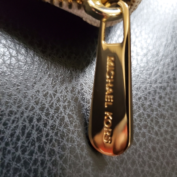 New Authentic Michael Kors Large Jet Set Wallet - Picture 5 of 14